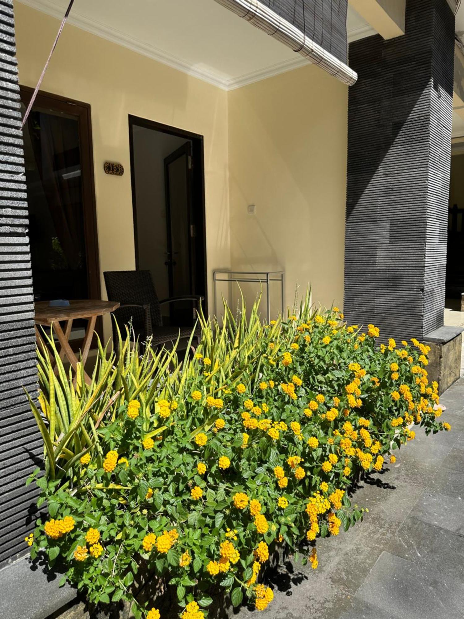 Radha Bali Hotel Kuta Lombok Exterior foto